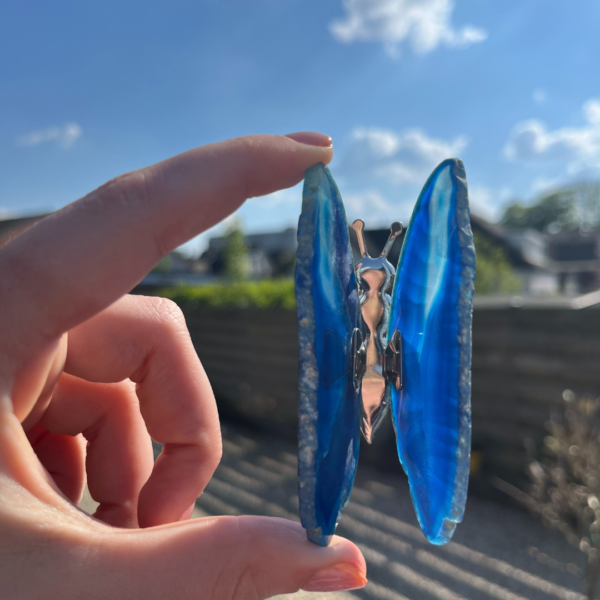Agaat vlinder Blauw, Agaat werkt aardend, stabiliserend en beschermend.