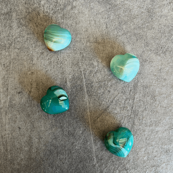 groene agaat harten, agaat werkt aardend, stabiliserend en beschermend.