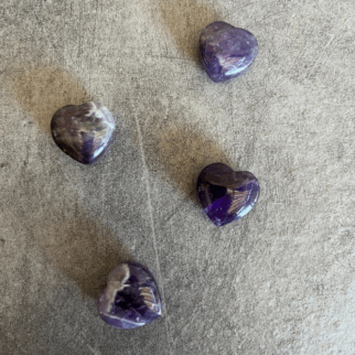 amethist hart, Amethist werkt beschermend, zuiverend en brengt harmonie