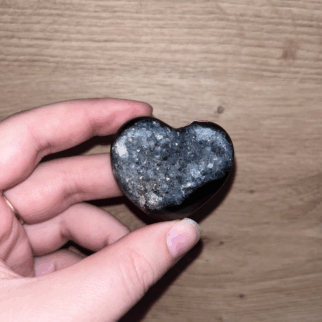 agaat hart, agaat werkt aardend, stabiliserend en beschermend.