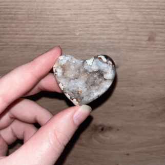 agaat hart, agaat werkt aardend, stabiliserend en beschermend.