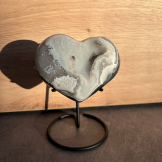 agaat hart, agaat werkt aardend, stabiliserend en beschermend.